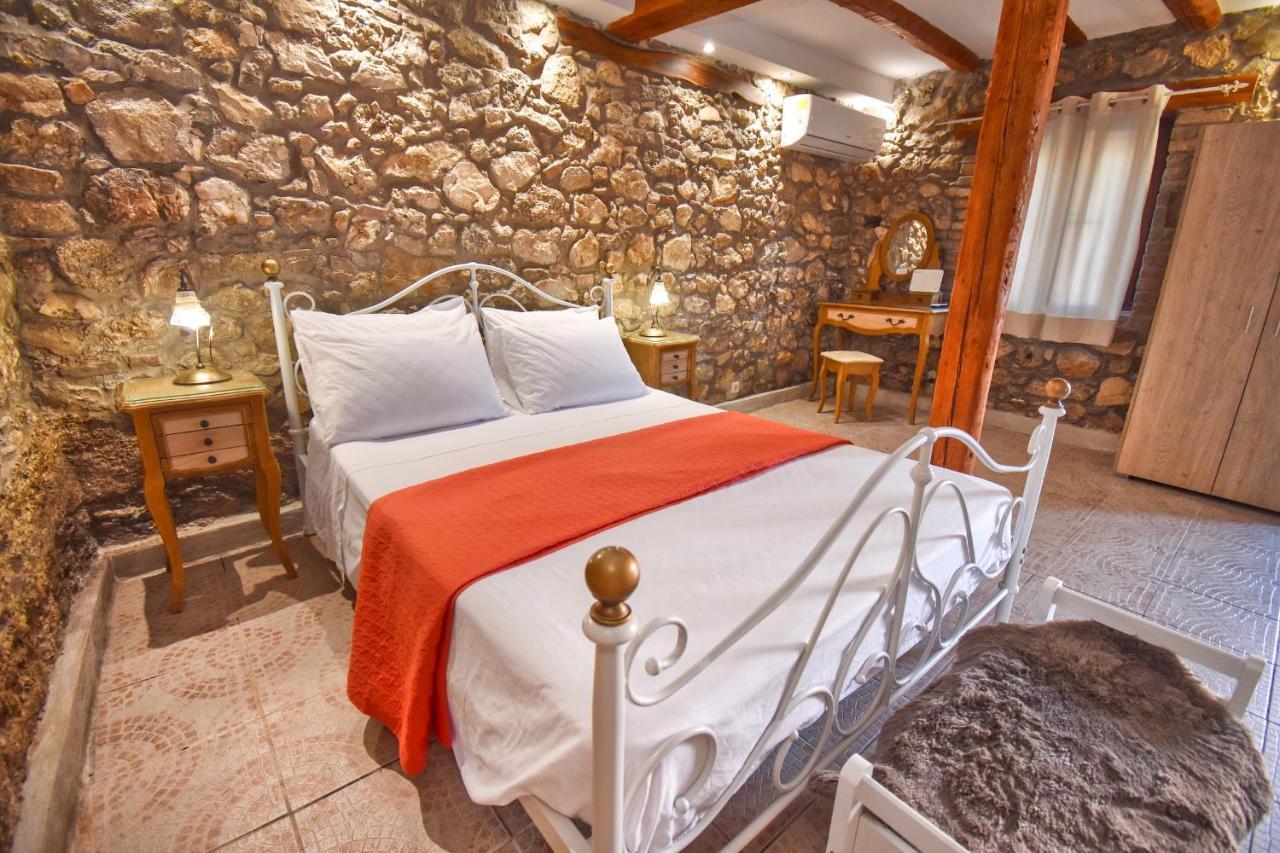 The Stone Suite Μωραΐτικα Εξωτερικό φωτογραφία